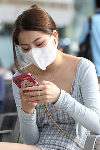 打扮时尚身材超好的极品女神修长的脚丫共108张-玉足阁