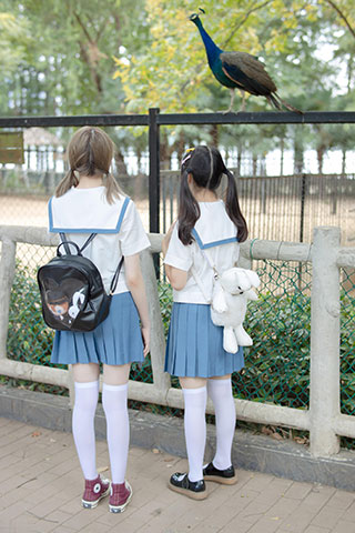 JK制服少女逛动物园共92张-玉足阁