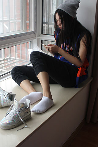 阳台上的白袜共124张-玉足阁