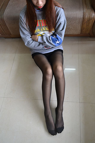 雨婷的黑丝脚共101张-玉足阁