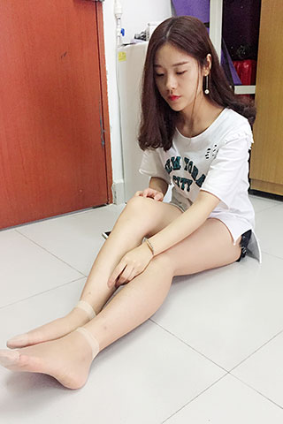 学妹寝室丝脚共66张-玉足阁