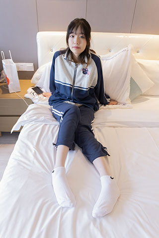 小甜豆-运动鞋、白棉袜、白丝共90张-玉足阁