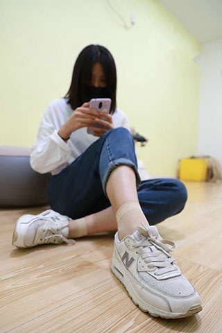 运动鞋の短丝脚丫共105张-玉足阁