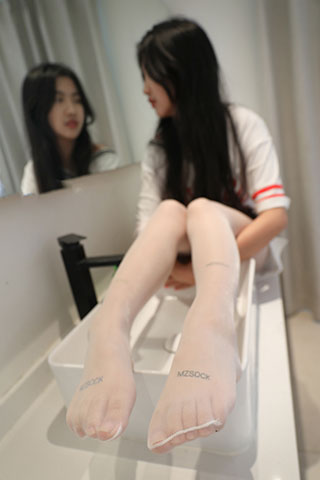 露露肉丝脚丫共56张-玉足阁