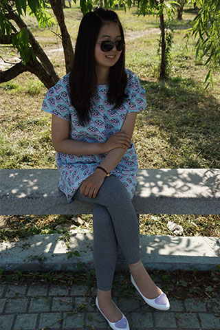 39码大脚妹子的短肉丝共73张-玉足阁