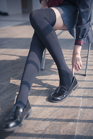 超短制服の黑丝足共45张-玉足阁