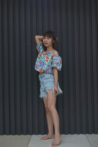 小燕小姐姐的37码脚丫共77张-玉足阁