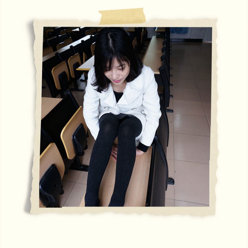 开洞黑丝の白鞋少女脚丫共116张-玉足阁