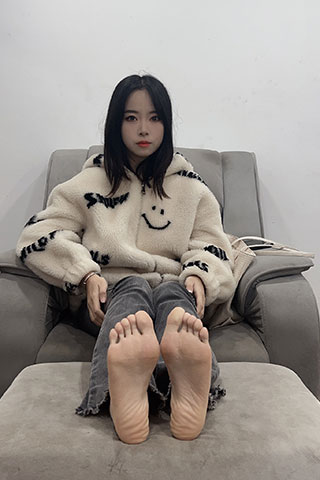 毛衣少女-牛仔裤の嫩足共213张-玉足阁