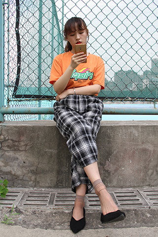 球场外等男友共84张-玉足阁