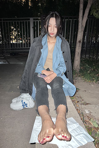 夜晚遛弯共99张-玉足阁