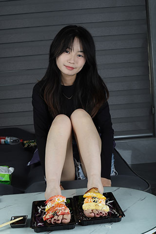 玉玉的美脚拼寿司美味极了共110张-玉足阁